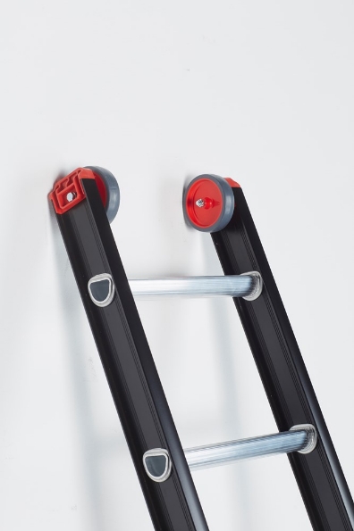 Afbeelding - https-www-ez-catalog-nl-Asset-af992fe5f77e4f2d88d5615f5a76f56c-ImageFullSize-ladder-mounter-usp-1-toprollen-1-jpg